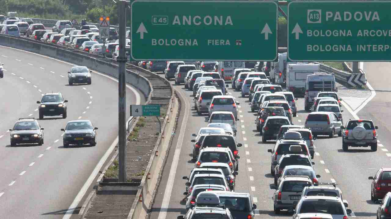 Traffico Bologna - Fonte Ansa - romagnawebtv.it